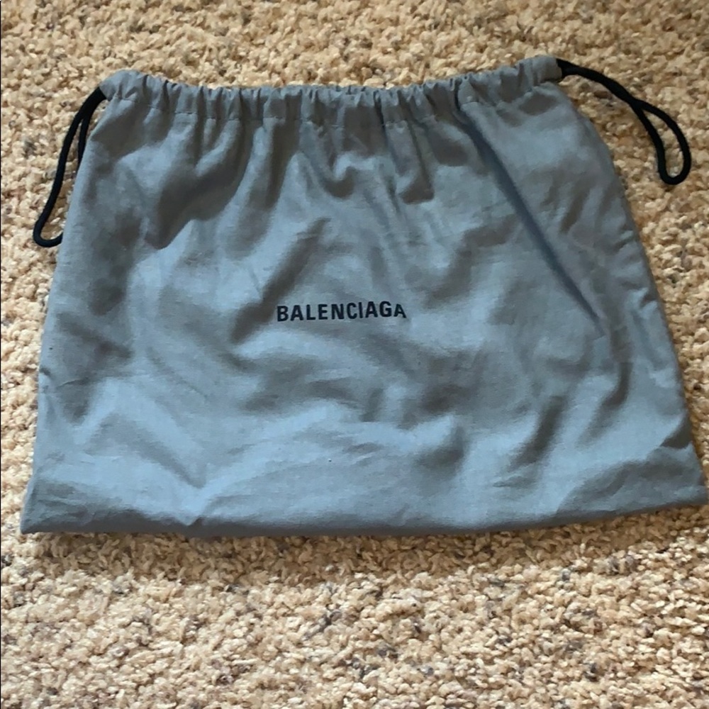 Baleciaga dust bag